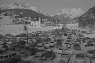 Seefeld: Parkplatz vor der Skipiste