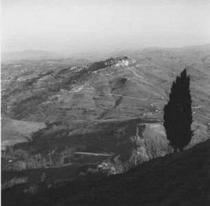Calascibetta, Blick auf den Ort und die umgebende Landschaft