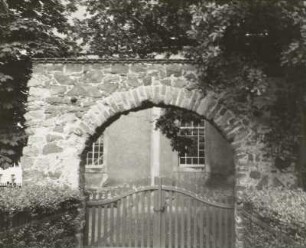 Holzhausen, Friedhofstor