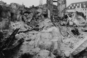 Archäologische Enttrümmerung in der Ruine der Frauenkirche