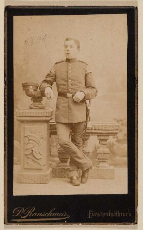 Porträt von Otto Schmidt in Uniform : Porträt von Otto Schmidt in Uniform. Visitfoto