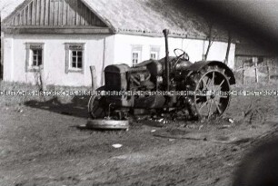 s/w-Kleinbildfilm, 2. Weltkrieg / Film 8 (Balkanfeldzug, Soldaten an Geschützen, Kriegszerstörung)