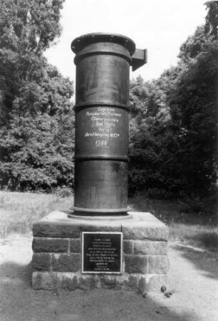 Löbejün, Denkmal für 1. Dampfmaschine, 1935