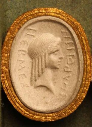 Profilkopf des Apollo mit gelocktem Haar (Daktyliothek, Erstes Mythologisches Tausend)