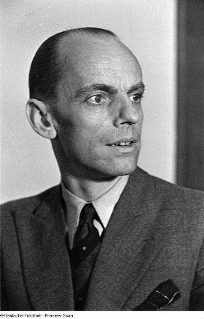 Porträtaufnahmen des Politikers Arthur Pieck, ab 1945 Leiter der Abteilung Personal und Verwaltung des 1. Berliner Nachkriegsmagistrats und von 1954.1961 Generaldirektor der Lufthansa der DDR