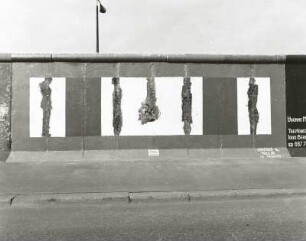Berliner Mauer (East side gallery). Mühlenstraße. Graffiti von Christos (1990)