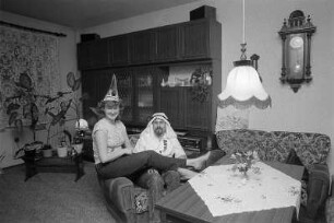 Karnevalisten in der Wohnung