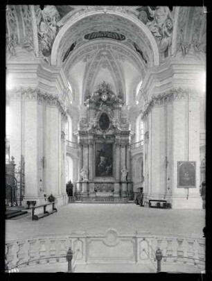 Klosterkirche; Altar vom südlichen Querschiff