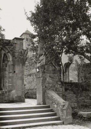 Hirsau, Kloster Hirsau, Kreuzgang, Ost- und Nordflügel von Nordosten