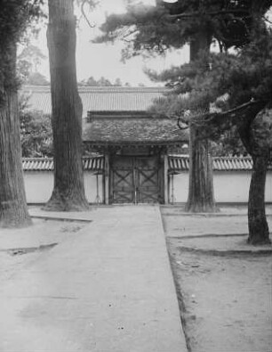 Zuigan-ji : Blick auf das verschlossenen Tempeltor (Wiedererrichtung 1610)