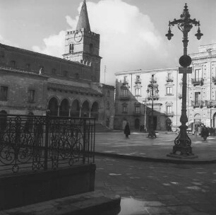 Nicosia, Blick über die Piazza Garibaldi auf die Kathedrale San Nicola di Bari