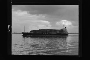 Emcol Courier ex Peter Oltmann ex Zim Canberra ex Peter Oltmann (1979), Reedereiges. Gerhard Oltmann KG., Hamburg