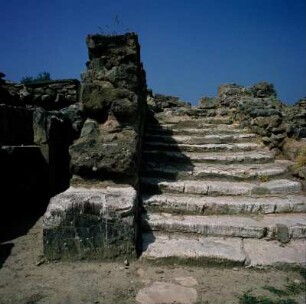 Agia Triada. Minoischer Palast : Kreta, Agia Triada. Minoischer Palast. Treppe aus Alabasterquadern im Westflügel