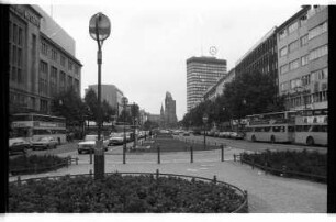 Kleinbildnegativ: Tauentzienstraße, 1984