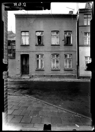 Güstrow : Hollstraße 17,18