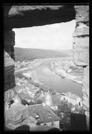 Blick auf Main, z.T. Innenstadt und z.T. Kreuzwertheim