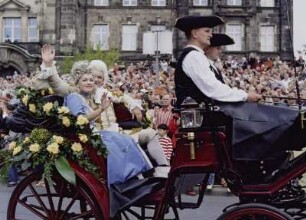 Abteilung Historie: 1733-1765 - Barockkultur. Kutsche mit Paar