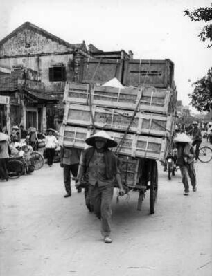 Vietnam 1978. Lastentransport in Haiphong