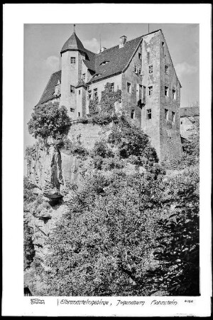 Blick auf Jugendburg und Stadt Hohnstein