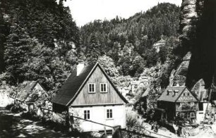 Herrnskretschen, Ortsteil : Herrnskretschen (Hřensko). Hinterer Ortsteil von der Straße nach Jonsdorf