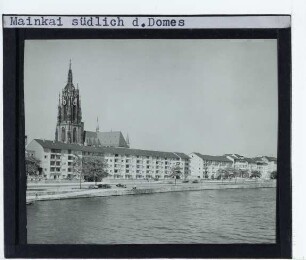 Frankfurt am Main, Dom St. Bartholomäus : Neue Wohnbauten am Mainkai