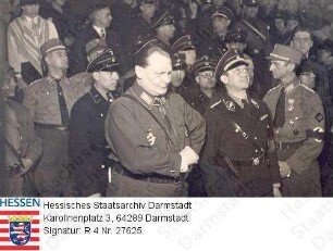 Frankfurt am Main, 1933 Juni 7 / NS-Kundgebung / Gruppenaufnahme, u.a. mit Reichsminister Hermann Göring (1893-1946), 1.R.1.v.l.