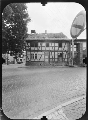 Großburschla (Treffurt-Großburschla). Gemeindeschänke. Straßenfront
