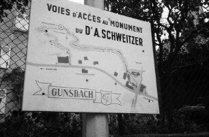 Gunsbach: Wegweiser, Karte zum Albert-Schweitzer-Denkmal