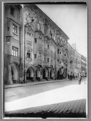 Vorm Weinhaus in Wasserburg am Inn