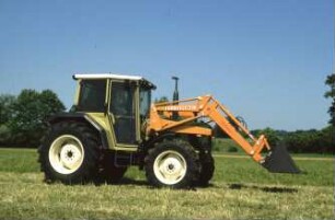 Fotografie: Traktor, Allradtraktor, Frontlader, Zubehör