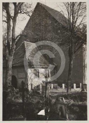 Alte katholische Friedhofskapelle in Wohlau