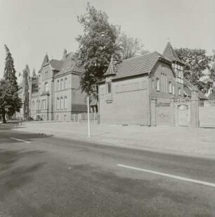 Beeskow (Landkreis Oder-Spree), Breitscheid-Straße 3. Rouanet-Gymnasium (1899). Straßenansicht