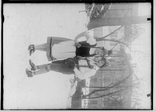 Fasnacht im Josefinenstift (Klösterle) 1929; Zwei Narren