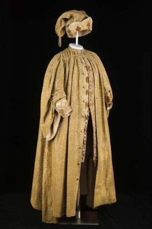 Robe / Hauskleid bestehend aus Robe, Weste und Mütze