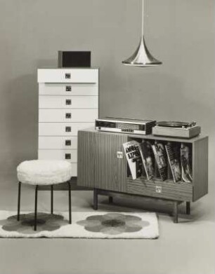 Tonmöbel : Tonmöbel und Anbauteil mit acht Schüben (1977; VEB Weißenfelser Kleinmöbel)