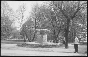 Chemnitz. Zipper-Müller-Brunnen , Schlossteichinsel