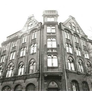 Cottbus, Rudolf-Breitscheid-Straße 1/Ecke Taubenstraße. Verwaltungsgebäude (um 1900; Finanzamt, ehemals Rat der Stadt)