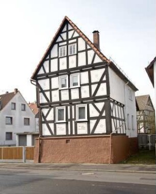 Biebertal, Gladenbacher Straße 13
