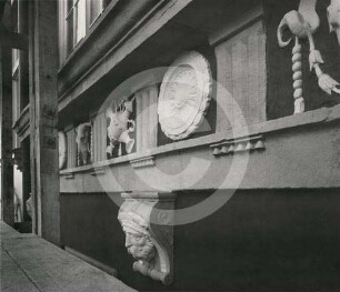 Stuckfries und Konsole am Bürgerhaus Langgasse 38 in Danzig