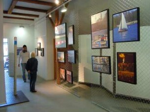 Fotoausstellung über die innerdeutsche Grenze : Im Deutsch-Deutschen Museum Mödlareuth wird die Fotoausstellung "Tatort-Fotos eines Verbrechens in Deutschland. Die Mauer 1961-1989" von Uwe Gerig gezeigt. Aufgenommen am 28. März 2012 in Mödlareuth