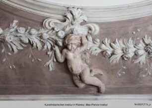 Stuckdecke mit Putti