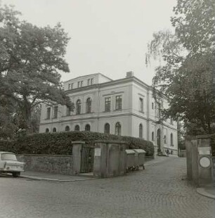 Glauchau, Chemnitzer Straße 29, Villa, Straßenansicht mit Einfriedung