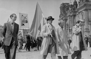 Demonstration zum 1. Mai 1951 in Berlin : Demonstranten