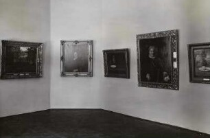 Schloss Pillnitz, Bergpalais, Zimmer : Neuere Meister (Trübner - Marées). Interimsquartier der Dresdner Gemäldegalerie in Schloss Pillnitz