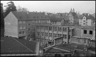 Freiburg: Rosastraße, Blick vom Dach des AOK Gebäudes, Neubau Verlagshaus Rombach & Co.