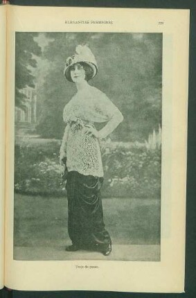 Traje de paseo. [Fotografía]