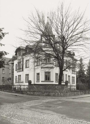 Radebeul, Clara-Zetkin-Straße 11. Villa "Elisabeth" (1901-1902)