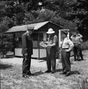 Bienenzucht im Hauptquartier der Luftwaffengruppe Süd an der Rintheimer Querallee.