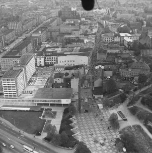 Stadtmitte von Rostock : Blick vom Kröpeliner Tor Richtung Osten