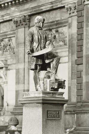 Gottfried-Semper-Denkmal